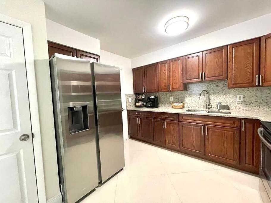 Stylish 3/2 Getaway! Near Theme Parks! Villa Lakeland Exterior photo